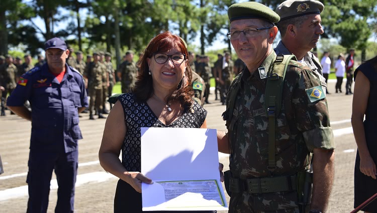 Cerimônia de entrega do título de Amiga da 8ª Brigada de Infantaria Motorizada 