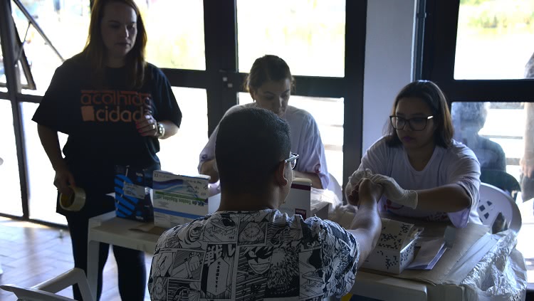 Estudantes são convidados a realizar testes para ISTs em ação no Campus Carreiros
