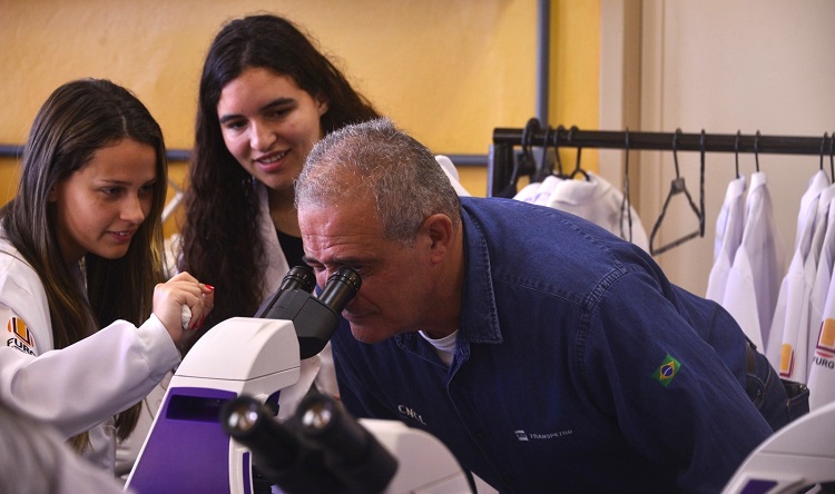 Presidente falou aos alunos sobre a importância da continuidade dos estudos